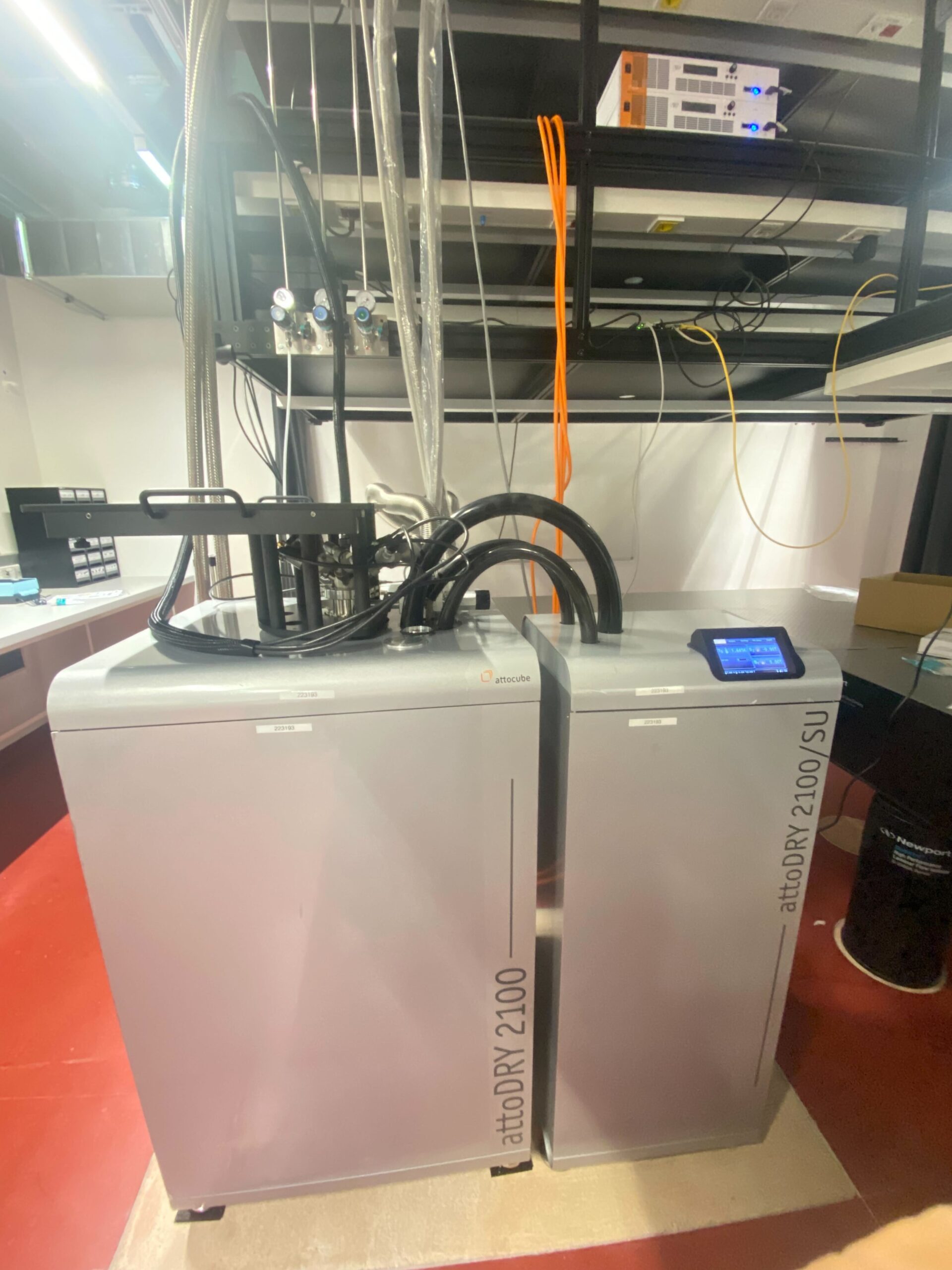 The installation of the Cryostat