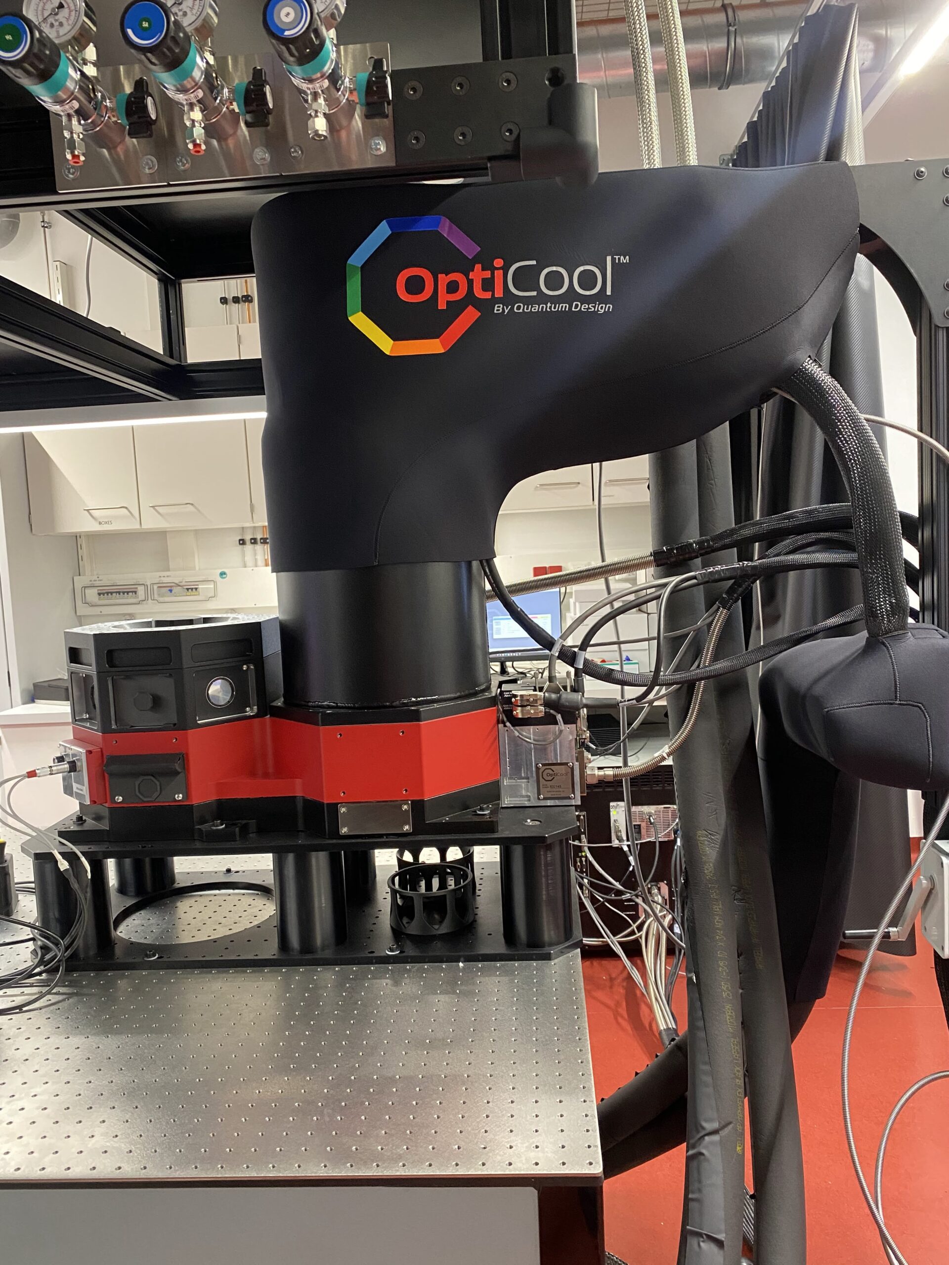 New in the lab: OptiCool cryostat